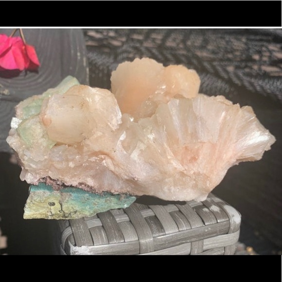 Gem Green Apophyllite w/Druzy Sparkles & Stilbite - Picture 7 of 9